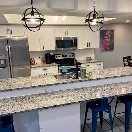 Spacious 5 Bedrooms 3 Bathrooms Family-Friendly Home With Heated Salt Pool Clearwater Bagian luar foto