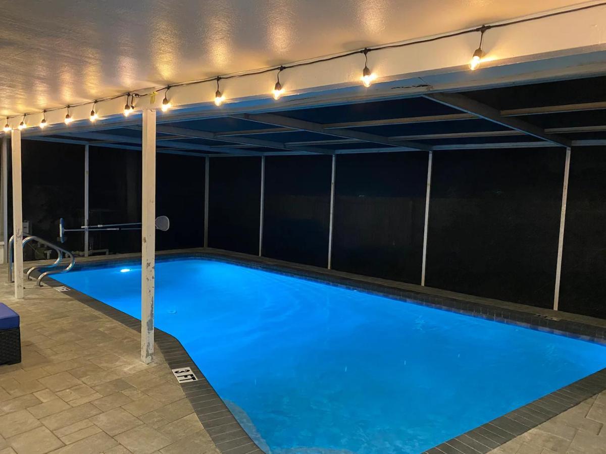 Spacious 5 Bedrooms 3 Bathrooms Family-Friendly Home With Heated Salt Pool Clearwater Bagian luar foto